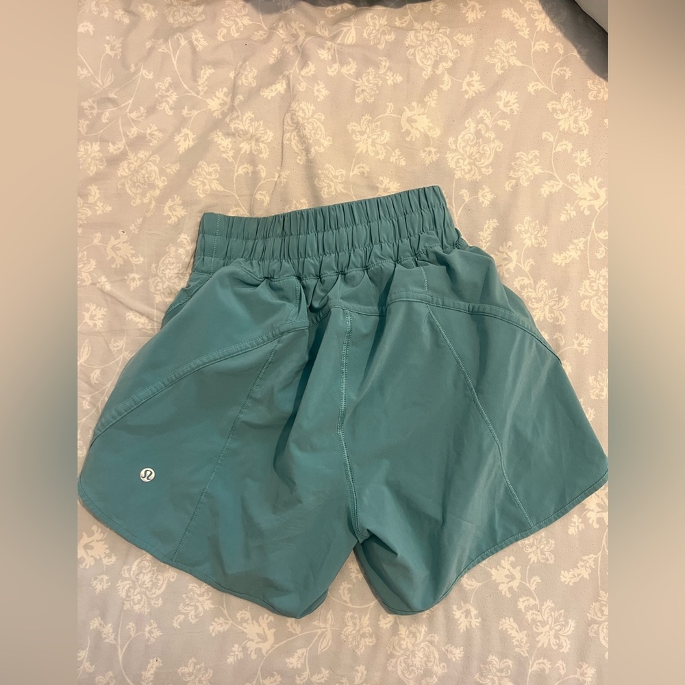 Lululemon Hotty Hot Shorts - Picture 2 of 3